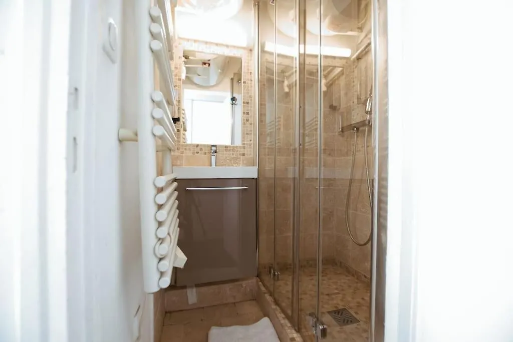 With Cinema@paris Chatelet Apartamento Paris